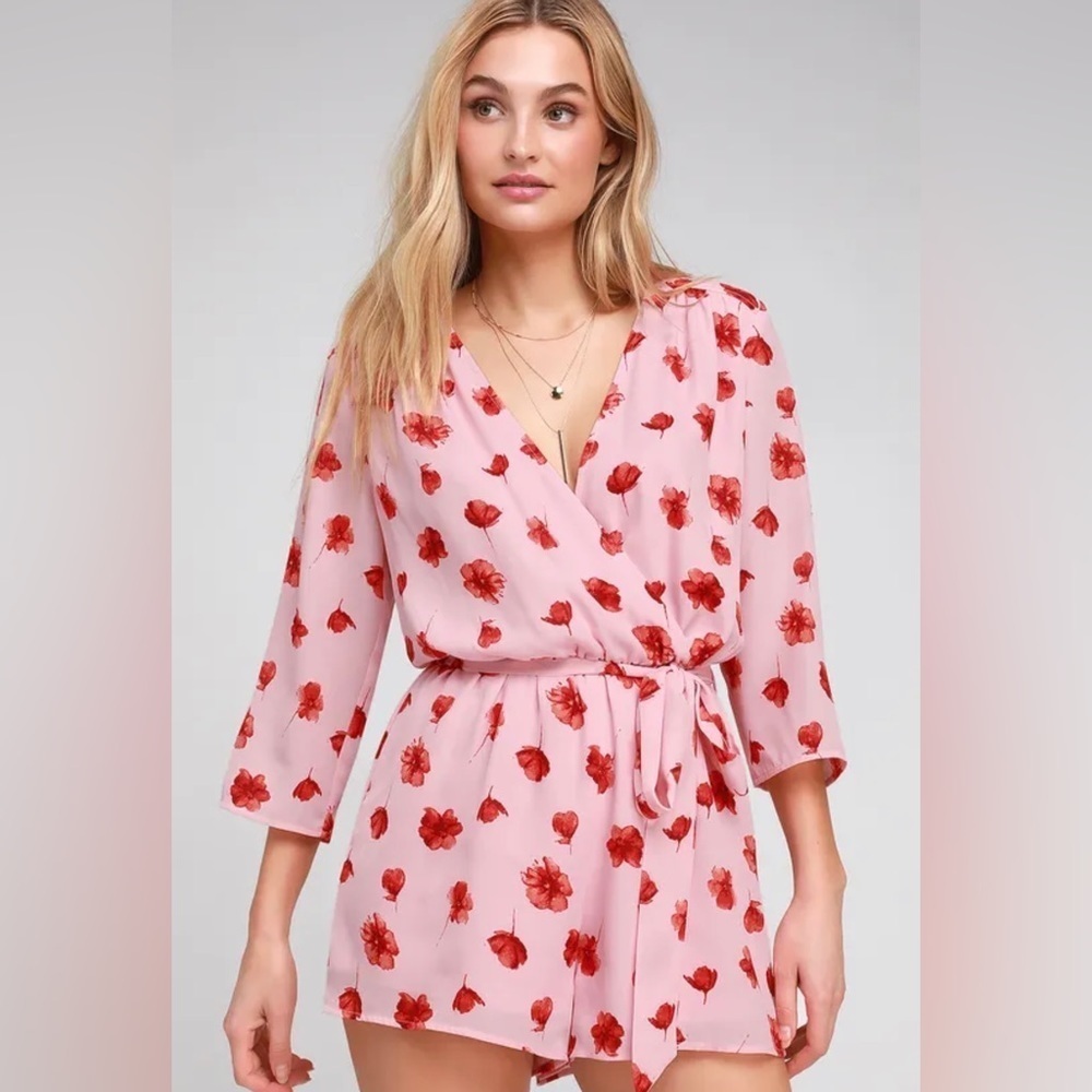 Lulu’s| Delvy Blush Pink Floral Print Surplice Romper, Barbiecore Style•••